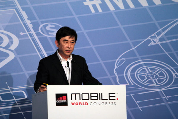 SK플래닛 서진우 사장이 ‘모바일 월드 콩그레스2014(Mobile World Congress; MWC2014)'에서 기조연설을 하는 사진입니다.