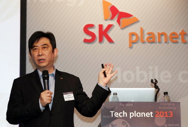 인터콘티넨탈 서울 코엑스 하모니볼룸에서 ‘테크 플래닛 2013’ 개최 현장 사진이 삽입되어 있습니다.